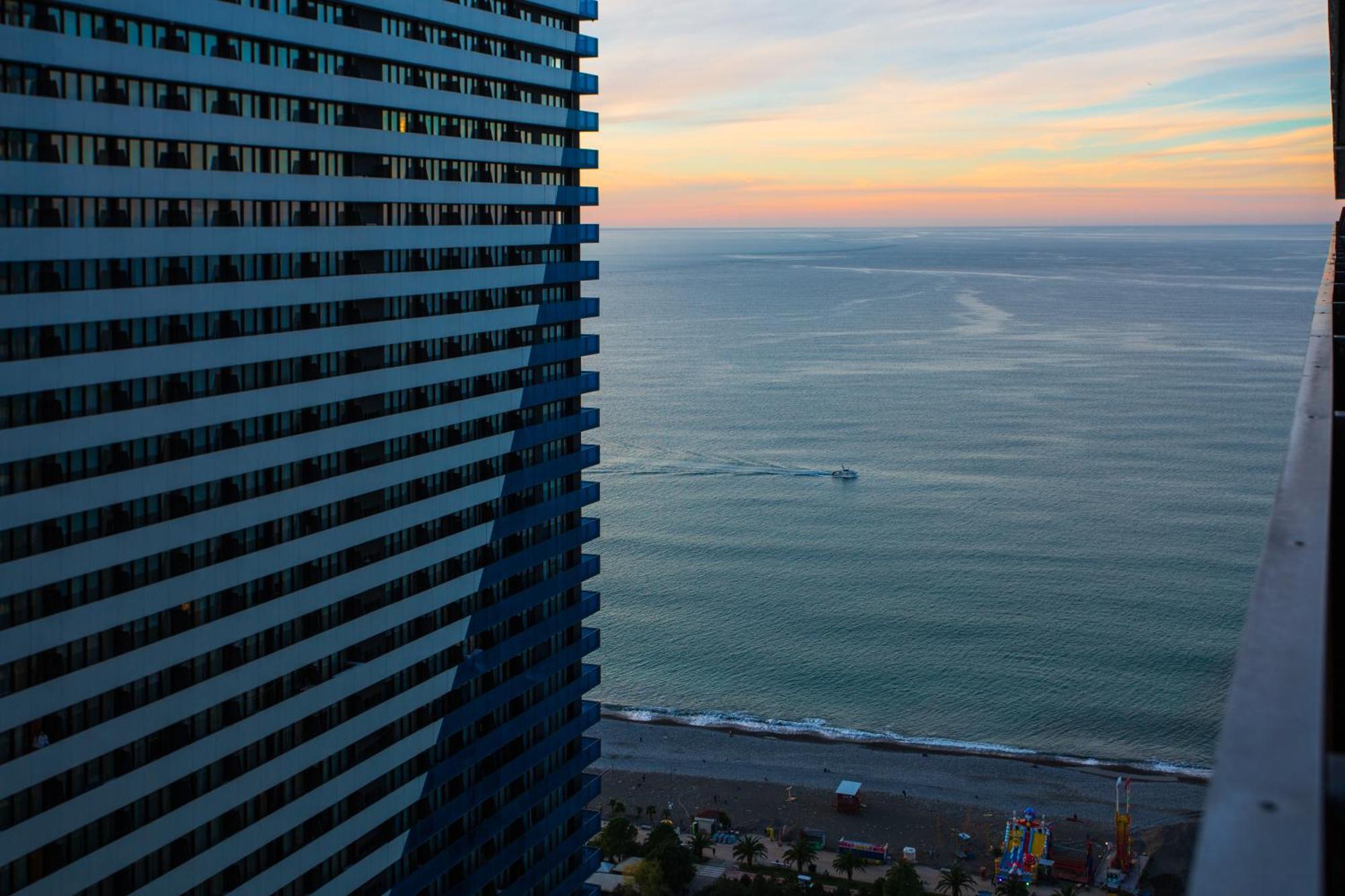 Orbi City Sea View 巴统 外观 照片